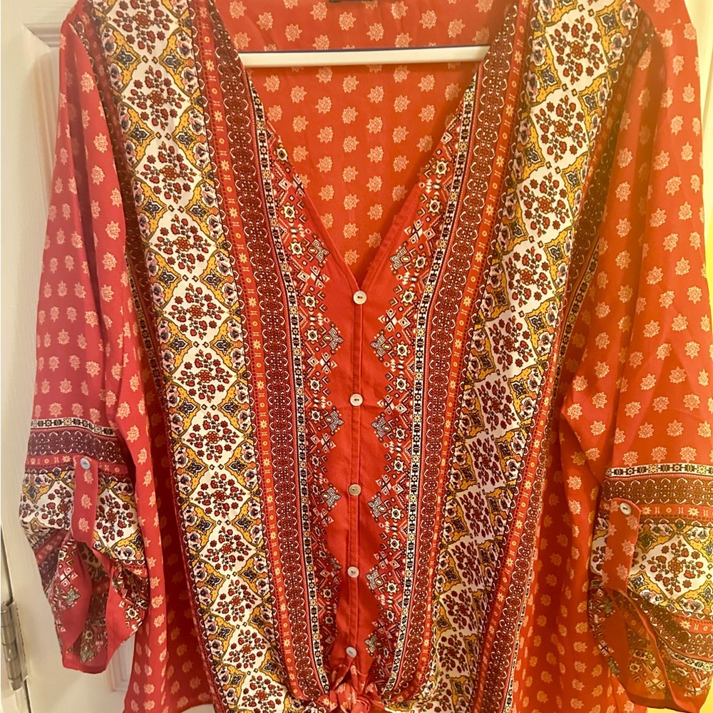 West Kei Orange Gold Graphic Tie Front Blouse EUC